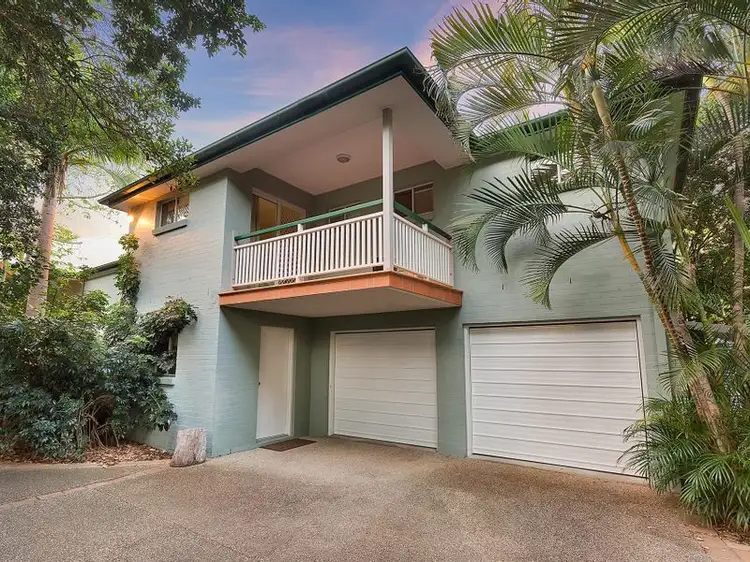 11 Ngeringa Crescent, Chapel Hill QLD 4069