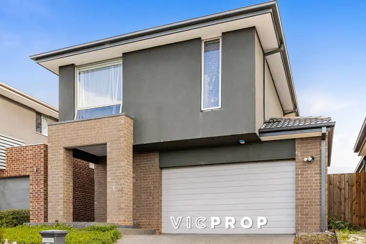 6 St Gwinear Lane, Cranbourne North VIC 3977