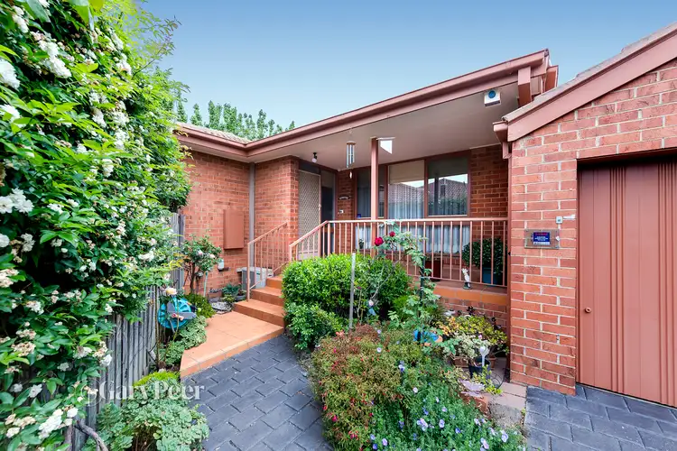 Main view of Homely unit listing, 2/33 Mimosa Road, Carnegie VIC 3163