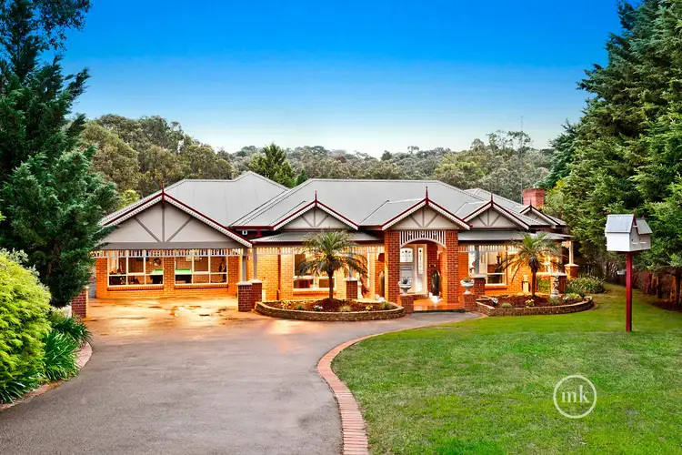 19 Lindon Strike Court, Research VIC 3095