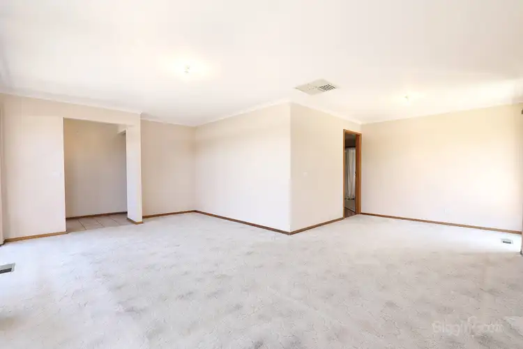 Second view of Homely house listing, 2 Georgette Crescent, Endeavour Hills VIC 3802