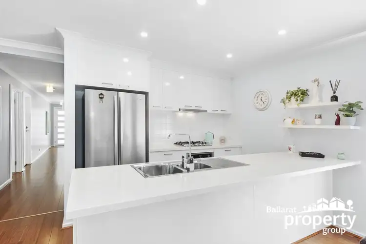 2 Colette Court, Canadian VIC 3350