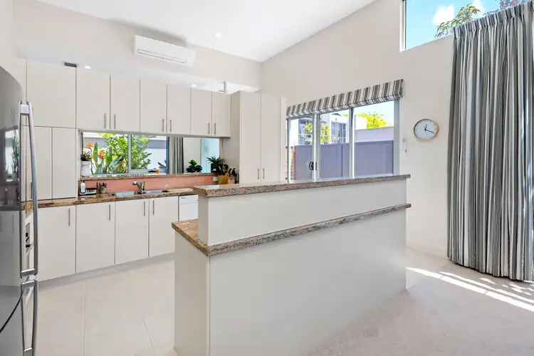 Sixth view of Homely unit listing, 2/81 Barkly Street, Mornington VIC 3931