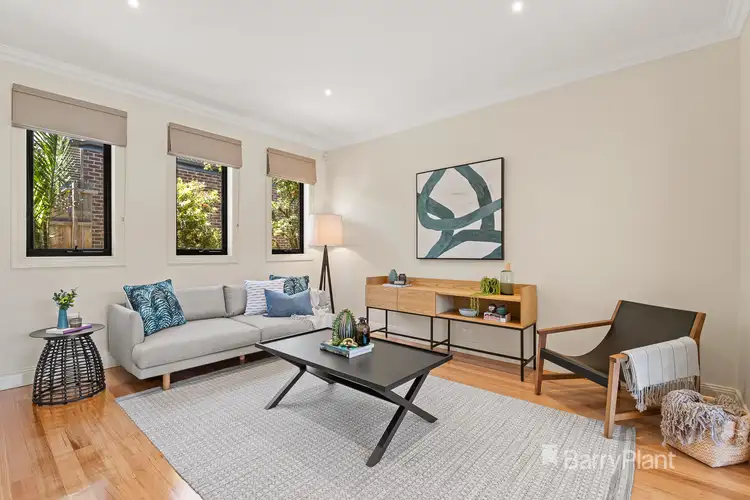 2/19 Outhwaite Avenue, Doncaster VIC 3108
