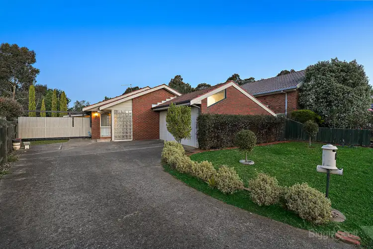 8 Kurrajong Court, Cranbourne North VIC 3977