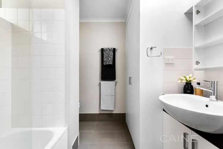 Sixth view of Homely apartment listing, 15/86-90 Hotham Street, East Melbourne VIC 3002