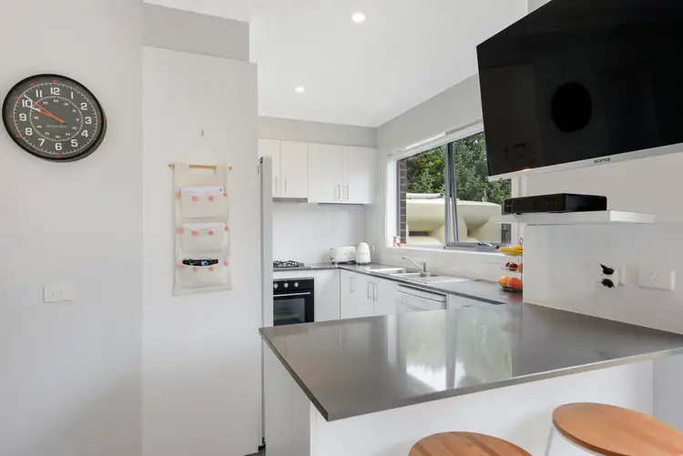 Fifth view of Homely townhouse listing, 6 Oasis Court, Carrum Downs VIC 3201