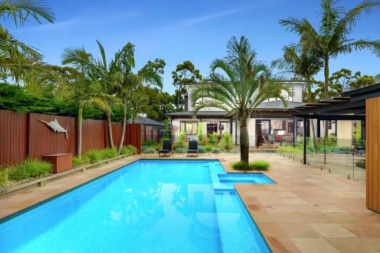 8 The Avenue, Mccrae VIC 3938