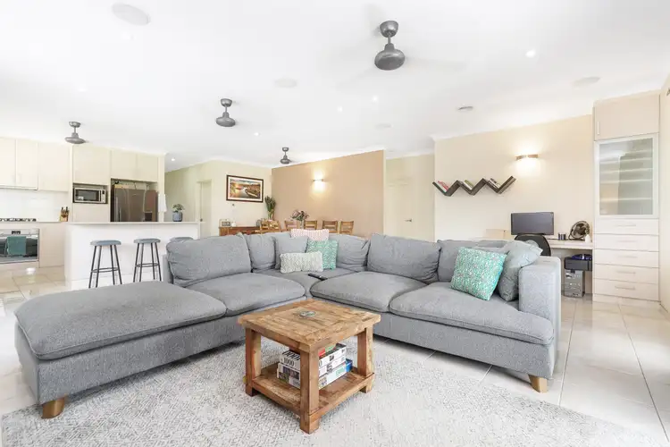 8 Magdalen Street, Bellamack NT 832