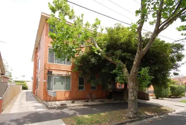 18 Westbury Grove