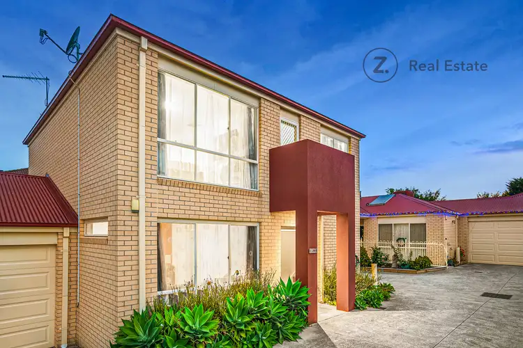 2/290 Pound Rd, Hampton Park VIC 3976