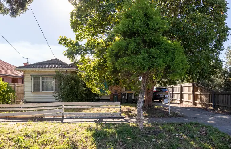 5 Rowan Avenue, Brooklyn VIC 3012