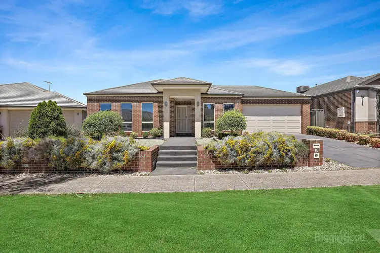 15 Esprit Avenue, Cranbourne North VIC 3977