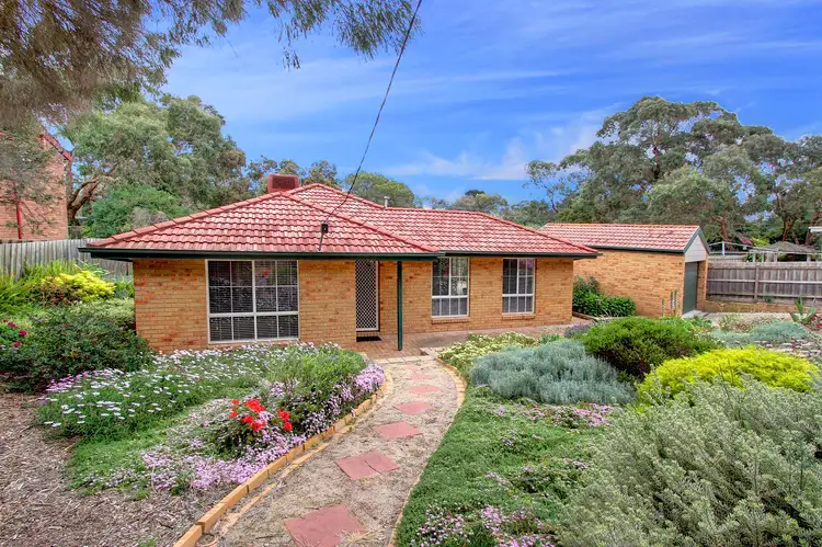 8 Leisure Way North, Rosebud VIC 3939