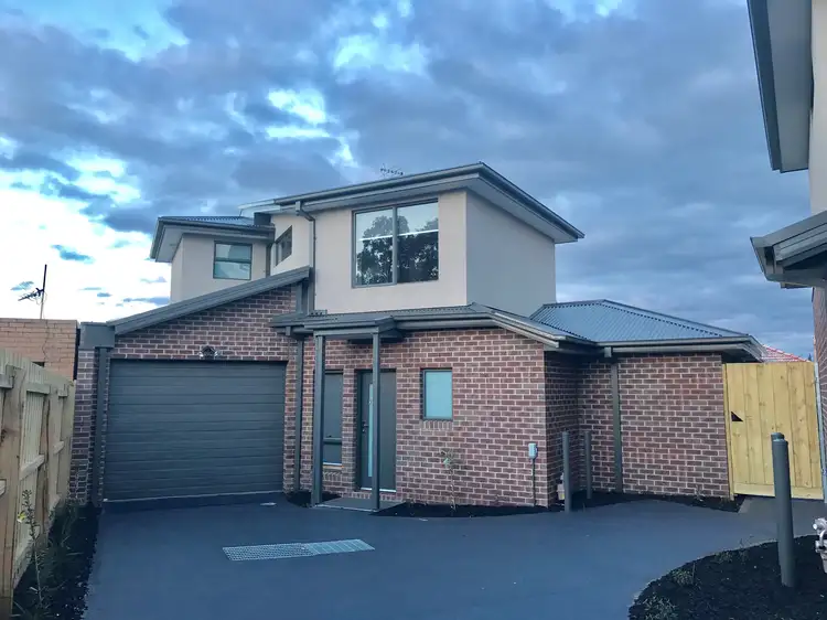 2 Donnelly Court