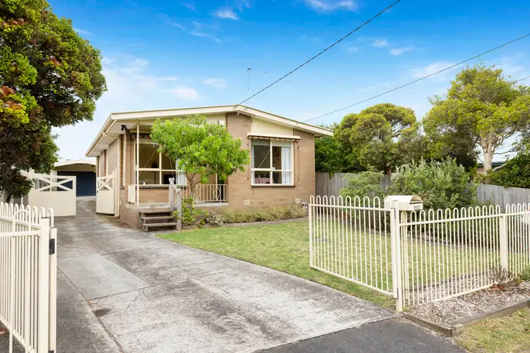 192 Ninth Avenue, Rosebud VIC 3939
