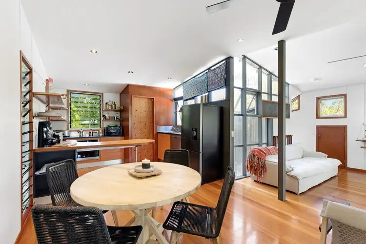 4 Silver Gull Court