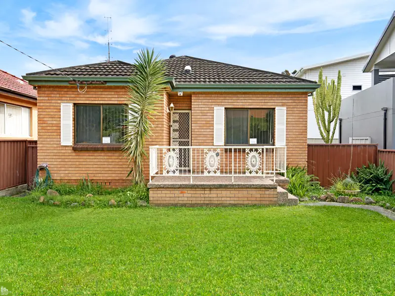 Main view of Homely house listing, 180 Lakeview Parade, Primbee NSW 2502