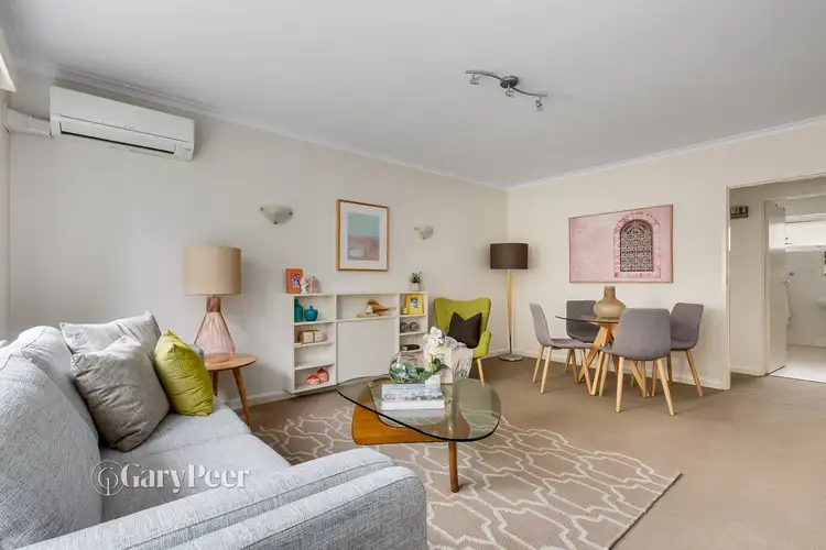 Second view of Homely unit listing, 2/25 Whitmuir Road, Bentleigh VIC 3204