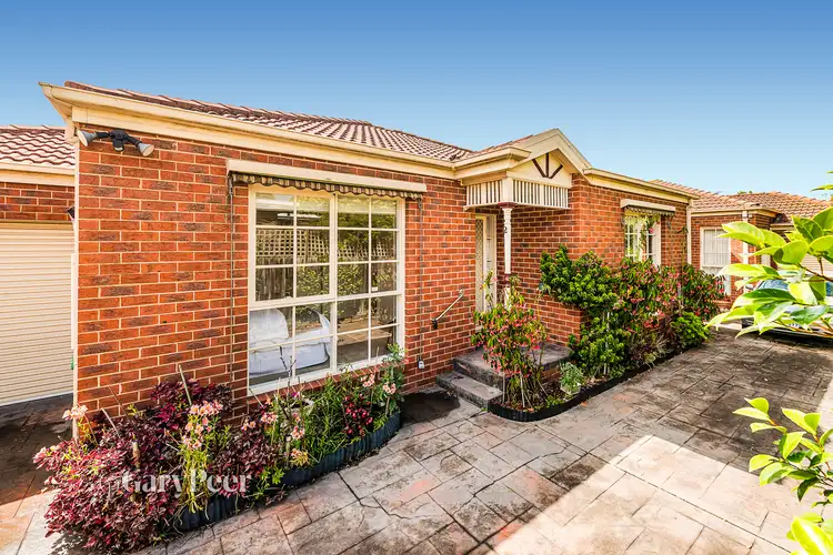 Main view of Homely unit listing, 2/9 Macgowan Avenue, Glen Huntly VIC 3163