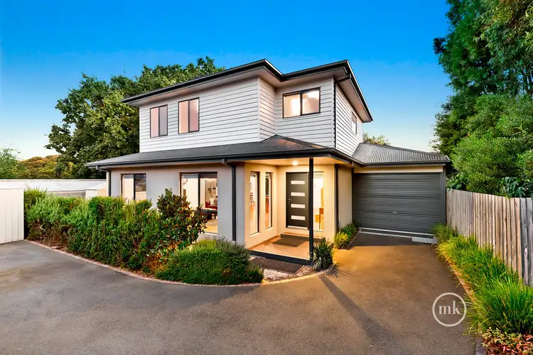 2/12 Weatherlake Street, Watsonia VIC 3087
