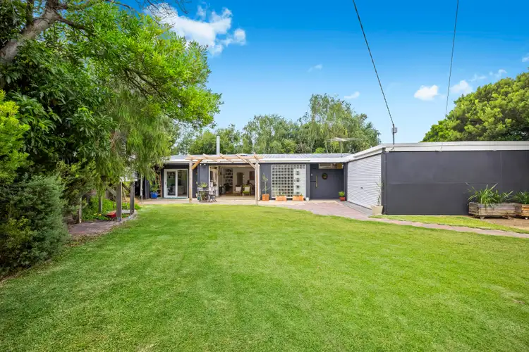 18 Hawaii Court, Rye VIC 3941