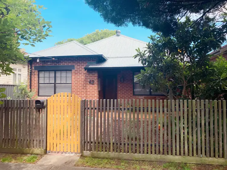 42 Kitchener Parade, Mayfield East NSW 2304