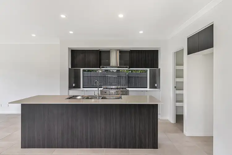 2 Alphitonia Court, Moggill QLD 4070