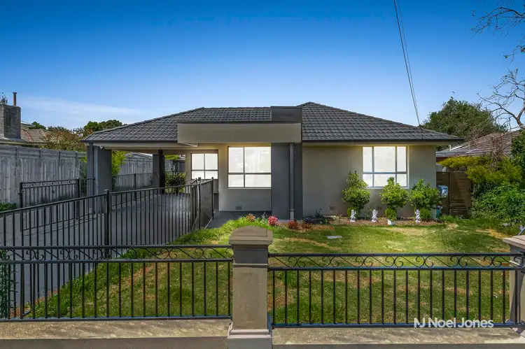 Main view of Homely unit listing, 1/40 Allister Close, Knoxfield VIC 3180