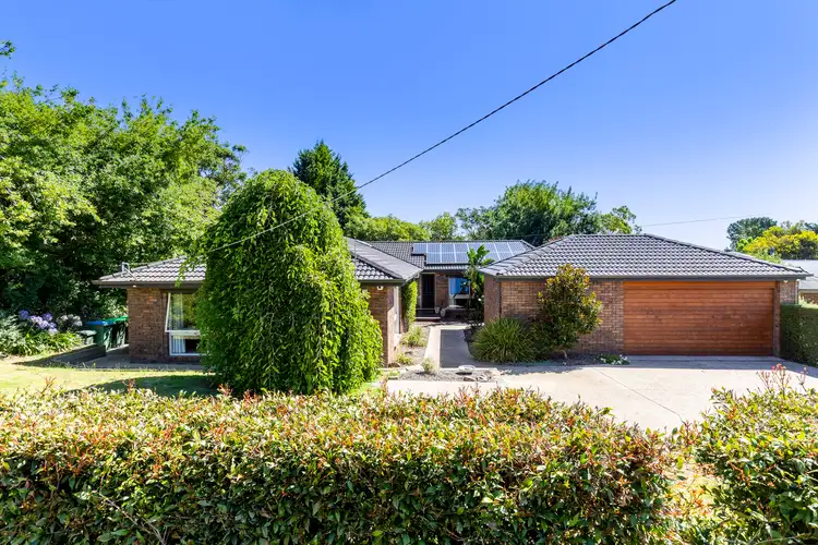 17 Barton Drive, Mount Eliza VIC 3930