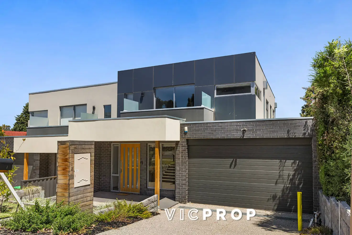 Main view of Homely townhouse listing, 5a Lawanna Drive, Templestowe VIC 3106