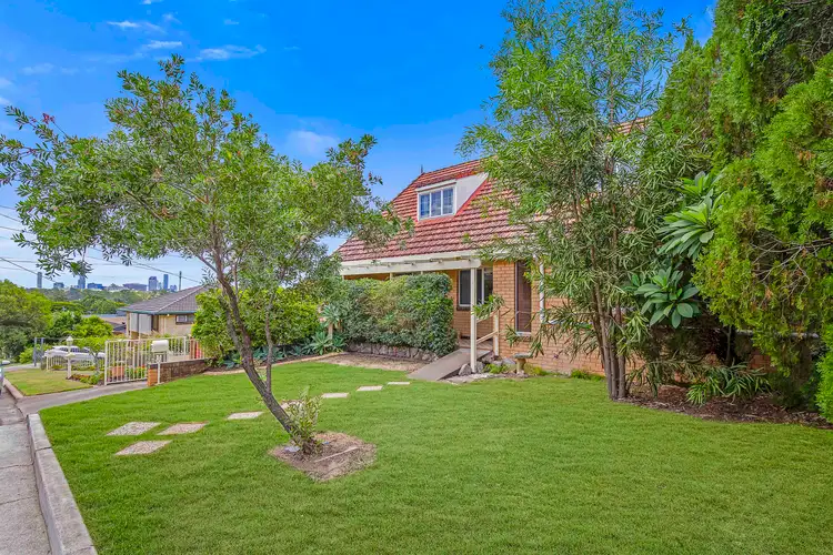13 Dalton Street, Yeronga QLD 4104