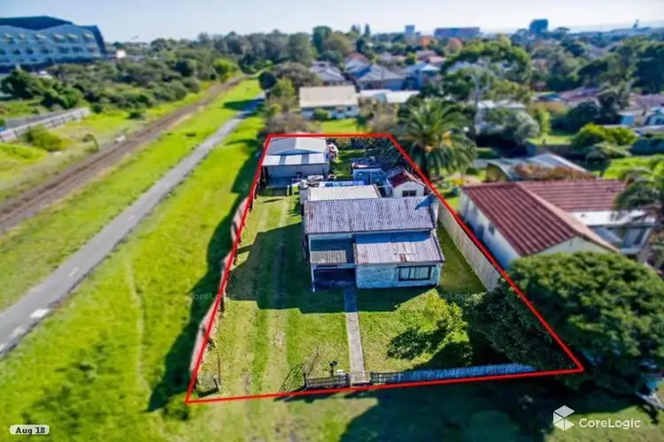 4 Dingle Avenue, Frankston VIC 3199