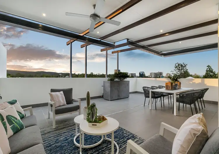 8/74 Dengate Lane, St Lucia QLD 4067