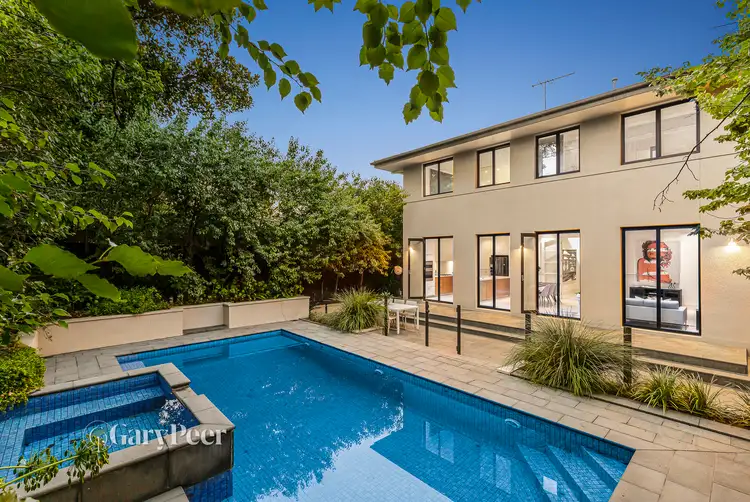 10 Powderham Road, Caulfield North VIC 3161
