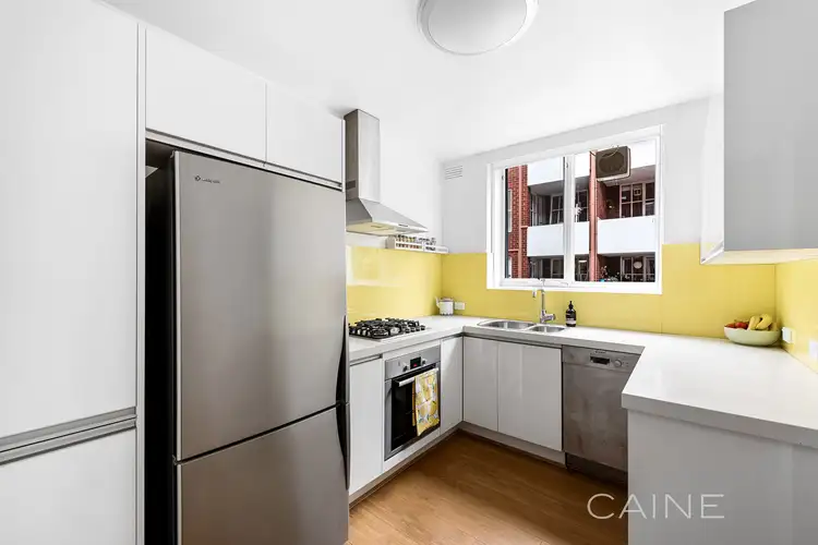 Fourth view of Homely apartment listing, 3/27-31 Powlett Street, East Melbourne VIC 3002