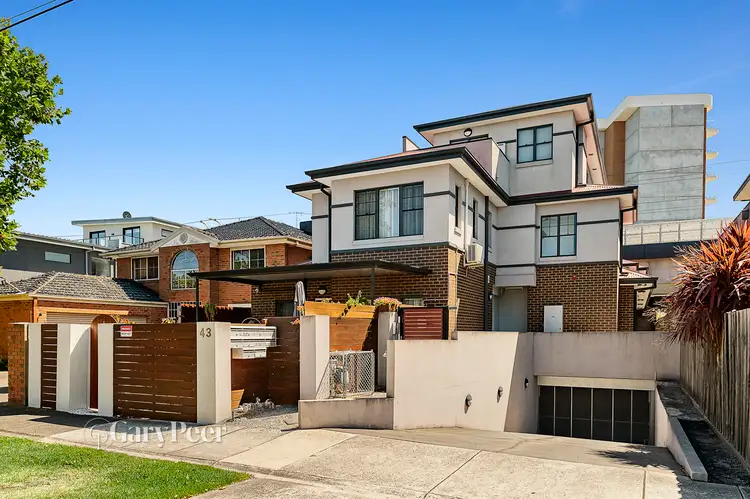 Main view of Homely unit listing, 2/43 Rosstown Road, Carnegie VIC 3163