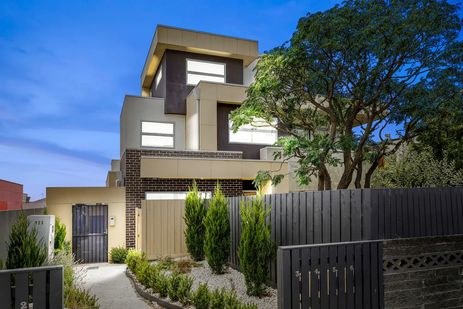 Main view of Homely unit listing, 1/923 High Street, Reservoir VIC 3073