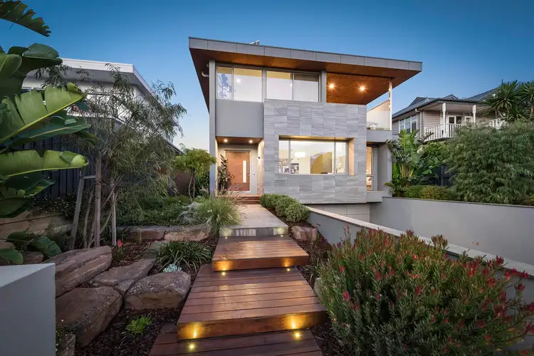 13 Dover Place, Parkdale VIC 3195