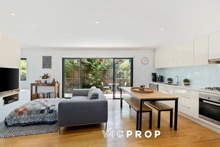 2/790 Elgar Road, Doncaster VIC 3108