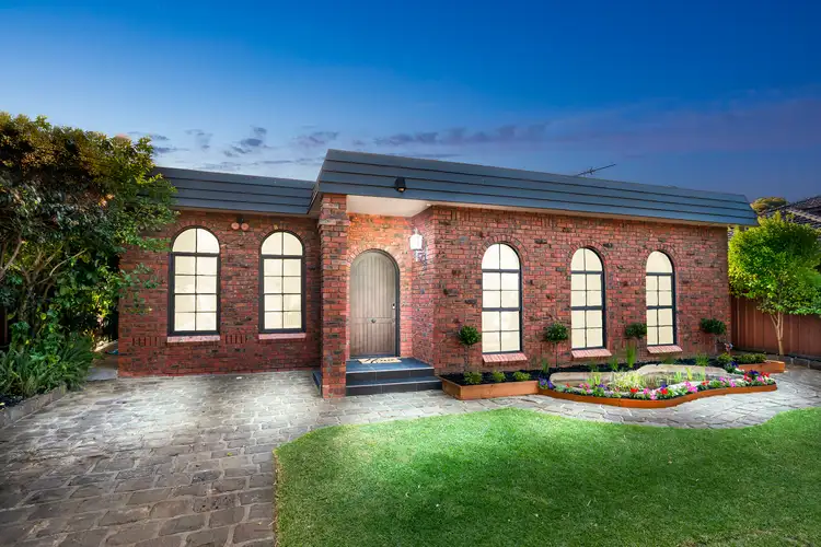 27 Bell Avenue, Altona VIC 3018