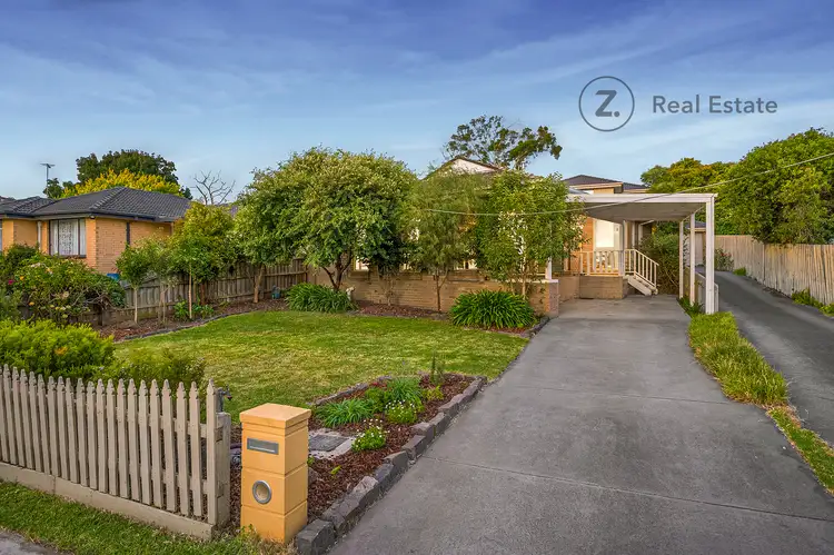 2 Meadow Wood Walk, Narre Warren VIC 3805