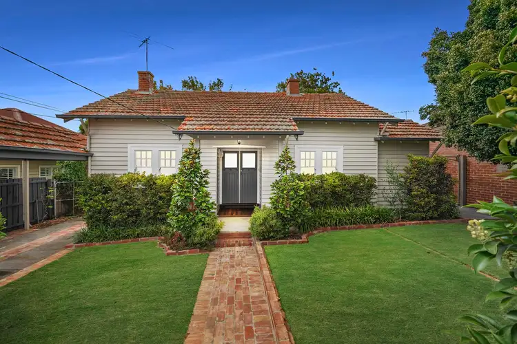 18 Axelton Street, Cheltenham VIC 3192