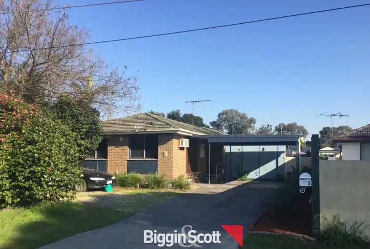 Second view of Homely house listing, 5 Leanne Court, Cranbourne VIC 3977
