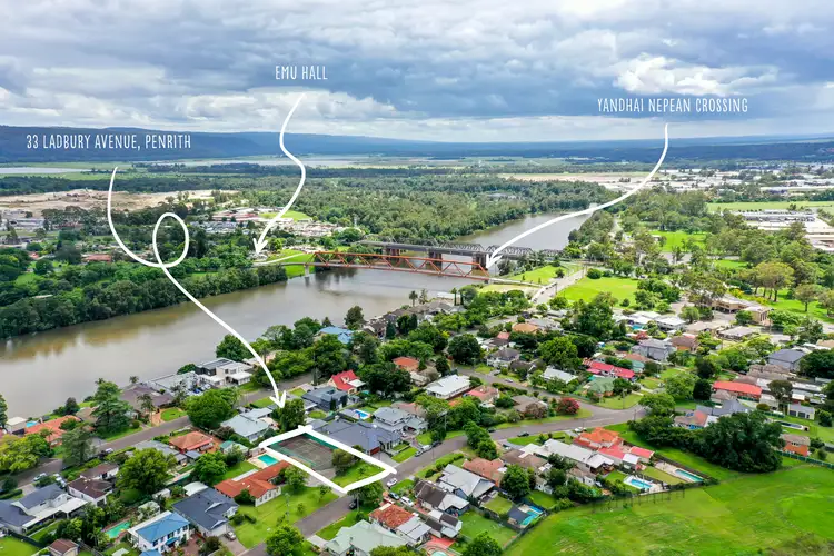 33 Ladbury Avenue, Penrith NSW 2750