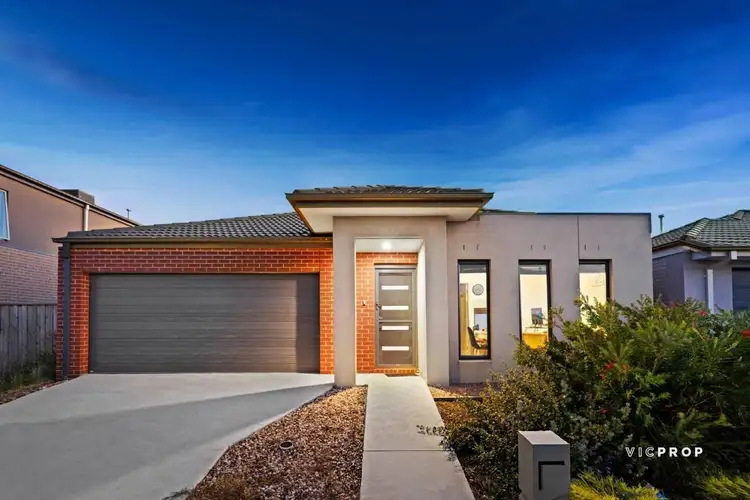 18 Kittyhawk Road, Point Cook VIC 3030