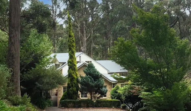 9 Alpine Road, Ferny Creek VIC 3786