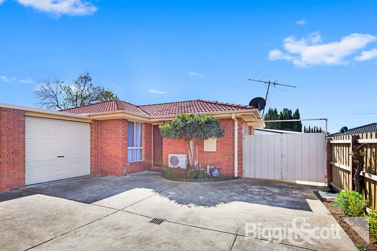 Main view of Homely unit listing, 2/18 Kingdom Avenue, Kings Park VIC 3021