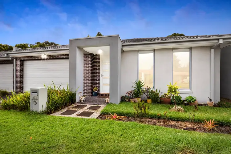203 Sixth Avenue, Rosebud VIC 3939