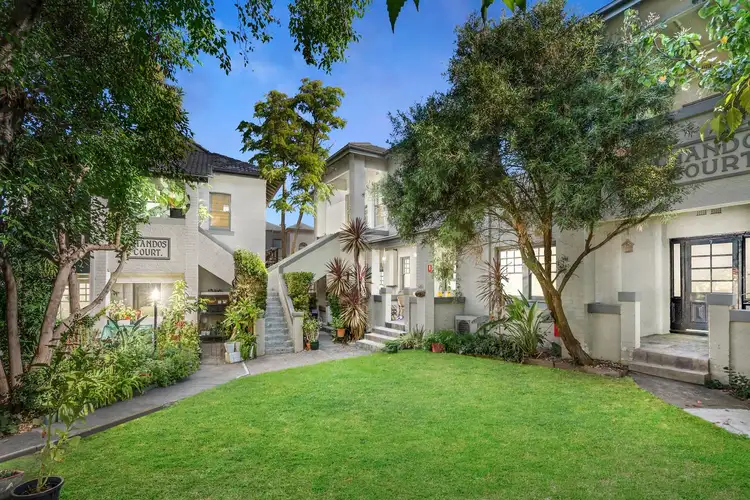 4/17 Charnwood Crescent, St Kilda VIC 3182